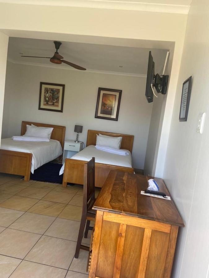 Botleng Guest House Boqate Bagian luar foto