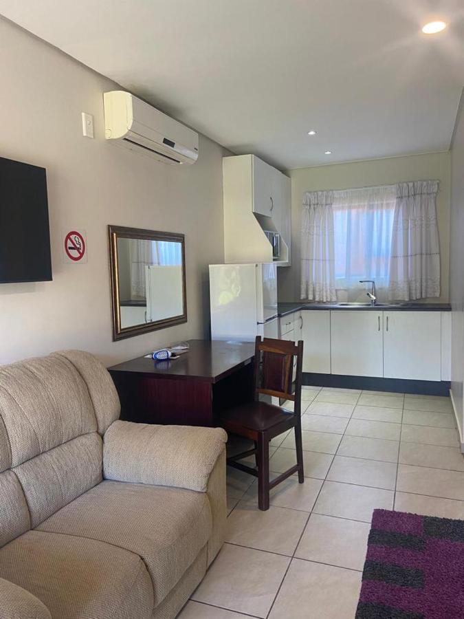 Botleng Guest House Boqate Bagian luar foto