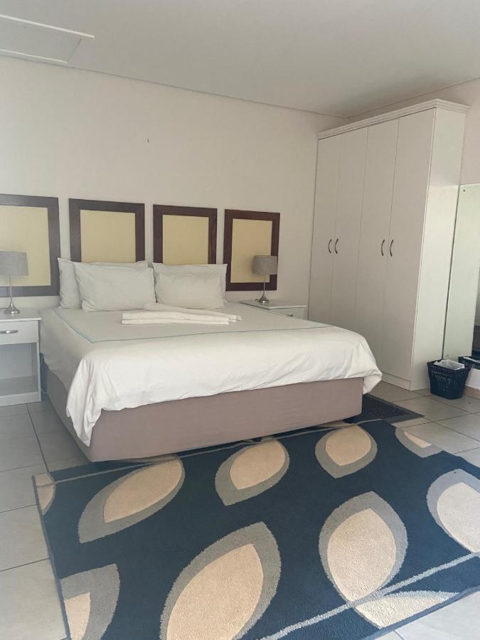 Botleng Guest House Boqate Bagian luar foto